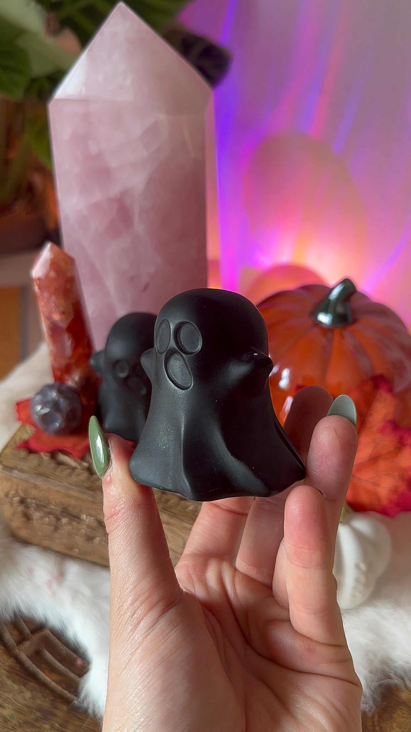 Large obsidian ghost