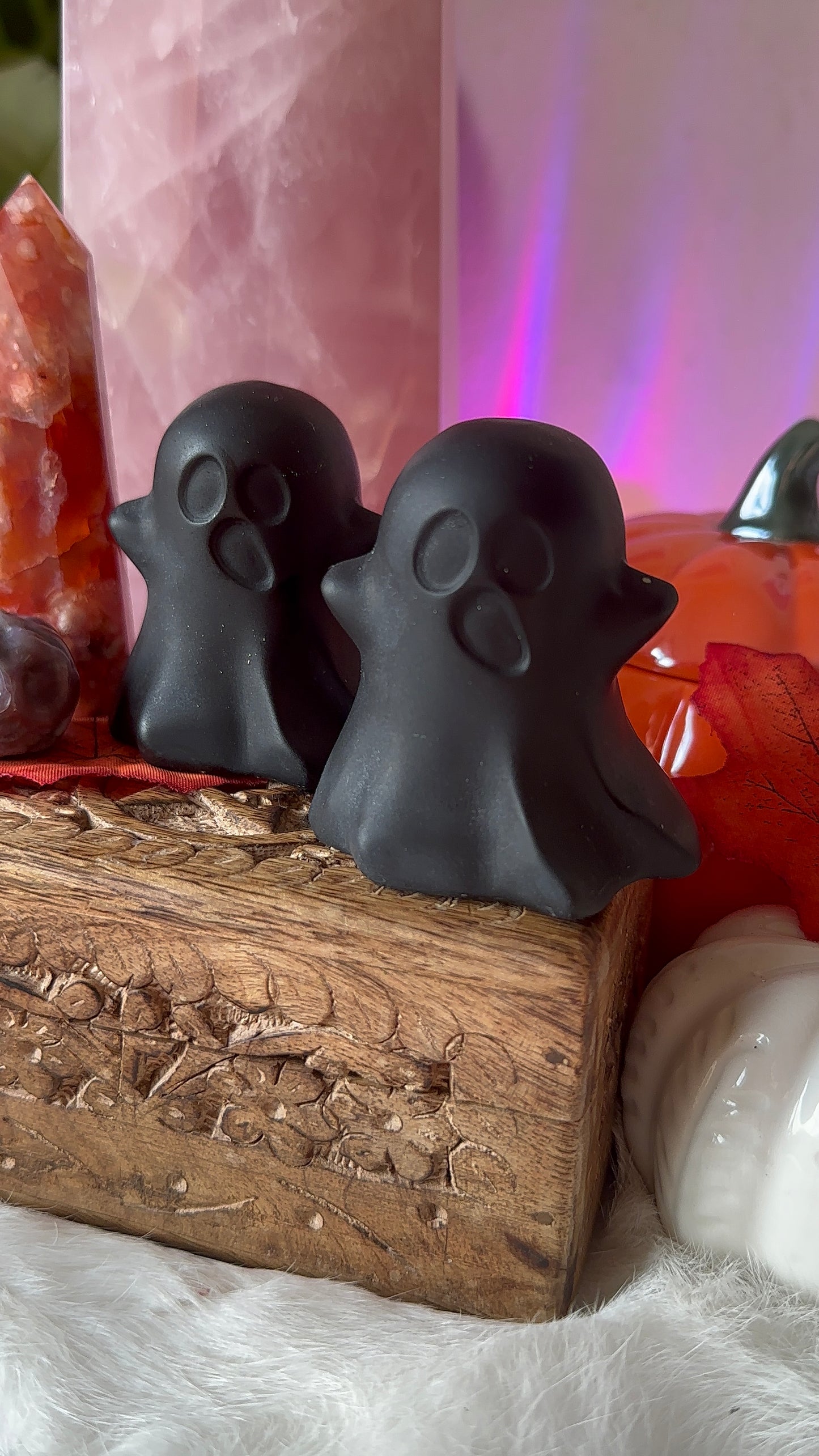 Large obsidian ghost