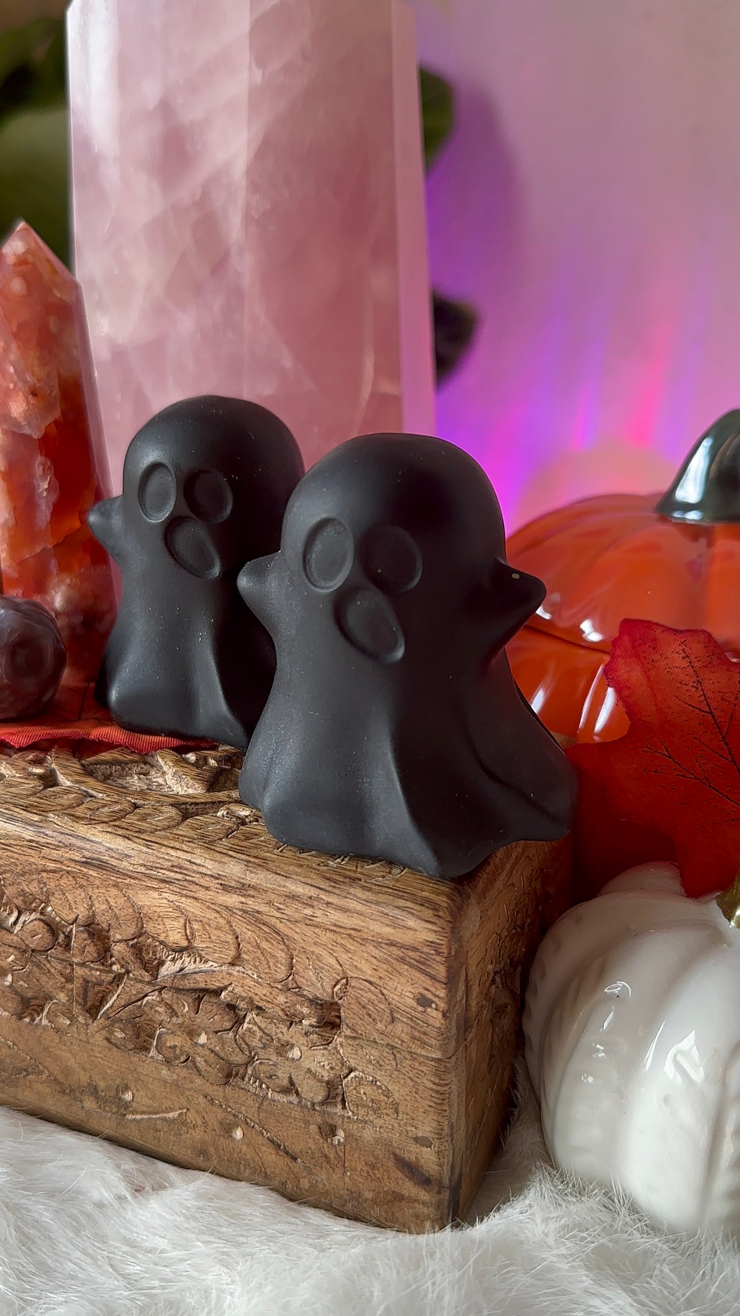 Large obsidian ghost
