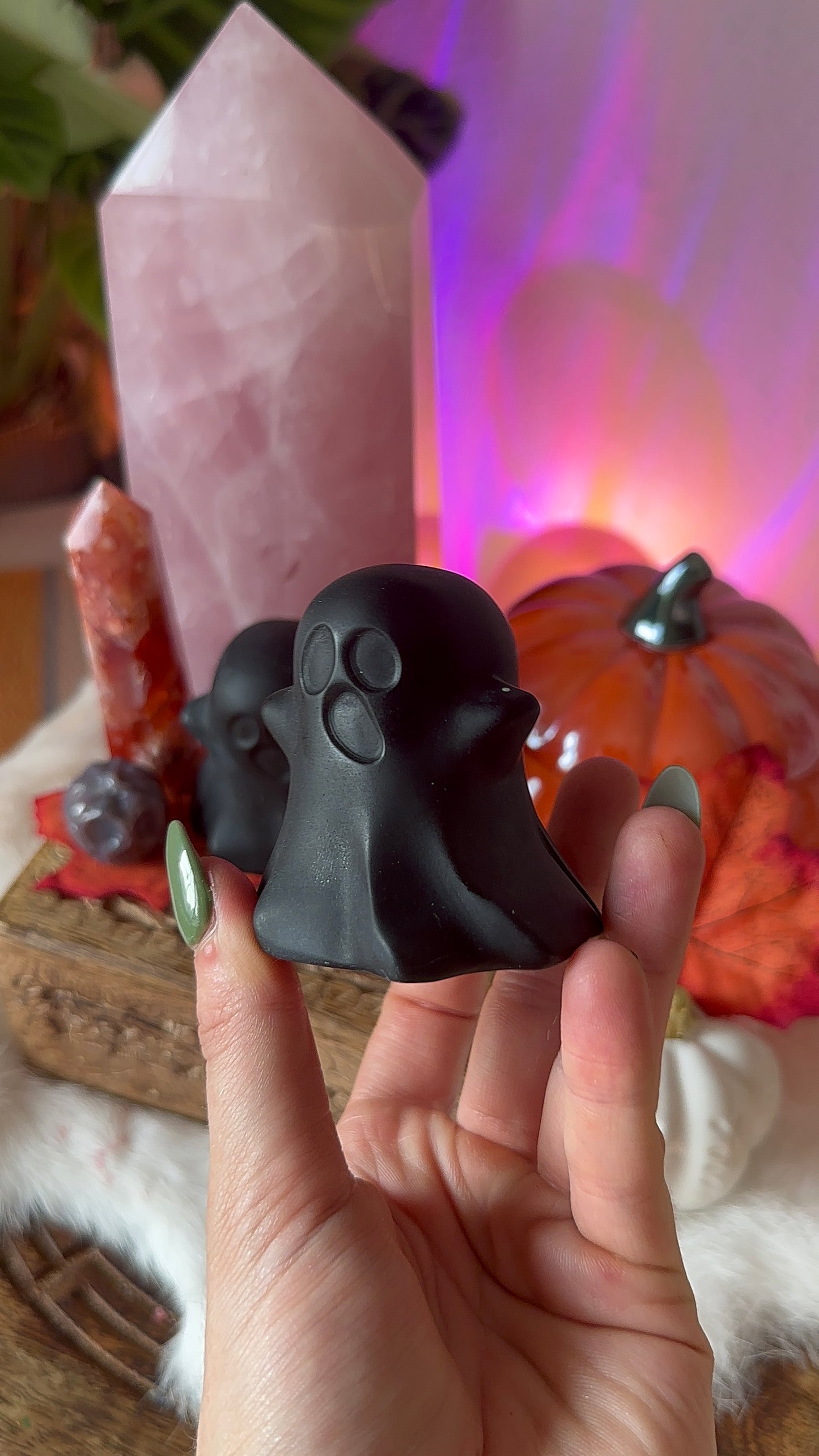 Large obsidian ghost
