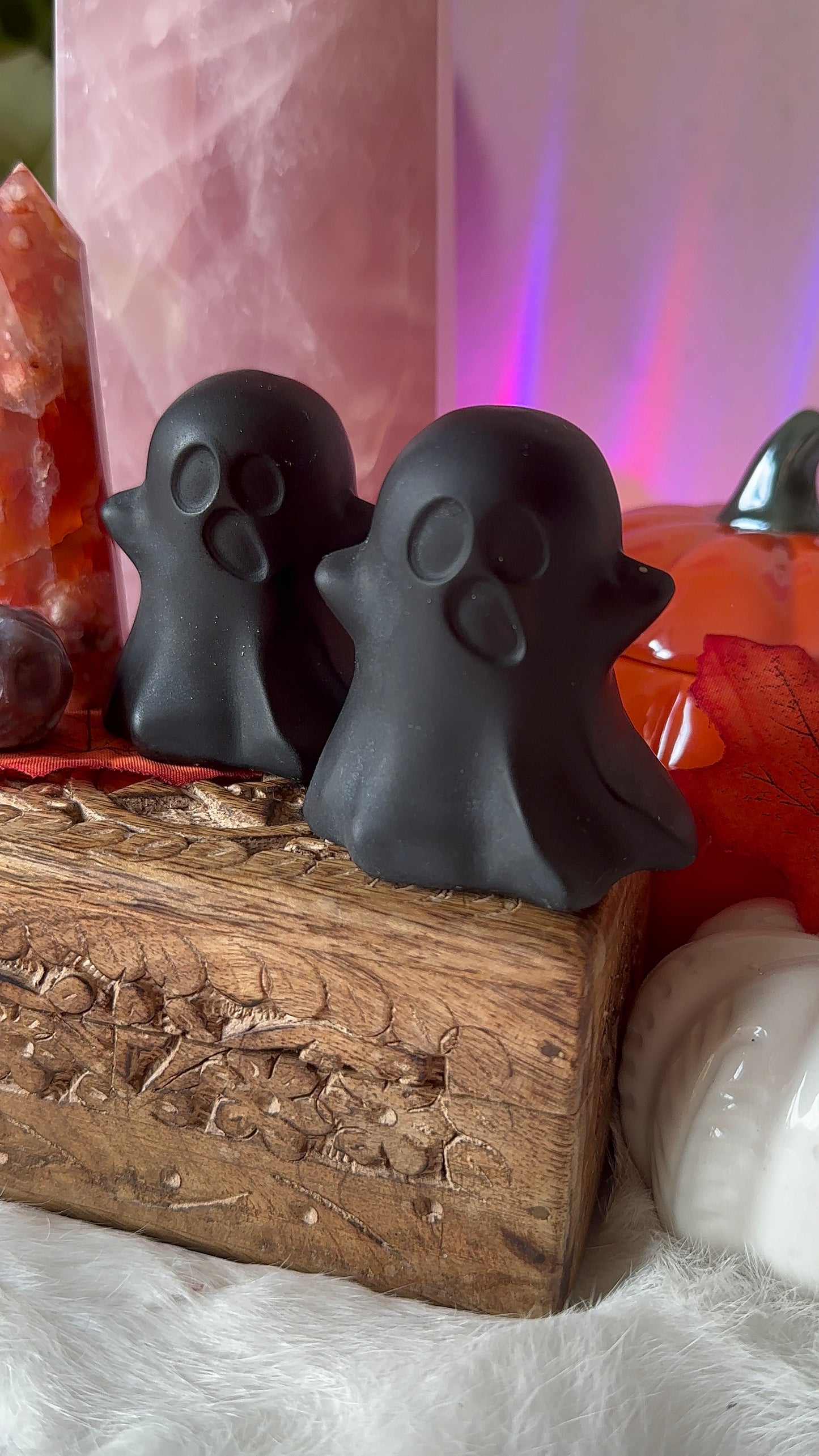 Large obsidian ghost