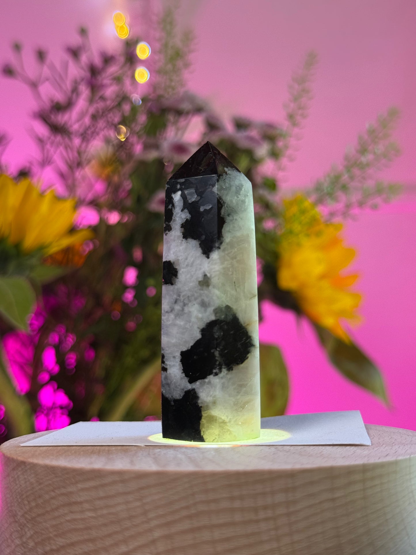 Rainbow Moonstone – Intuition, Balance & Divine Feminine Energy
